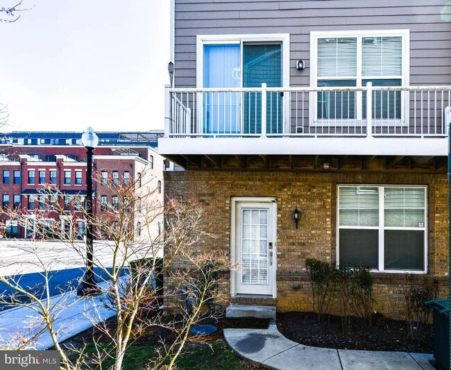 Building Photo - 608 Parkside Pl NE