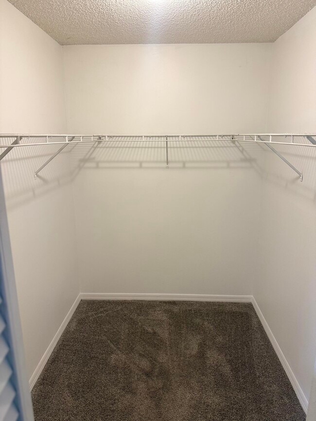 Building Photo - 8705 Vía Giula