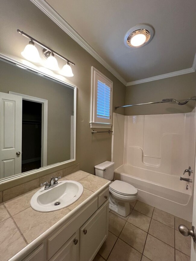 Building Photo - 1319 Bromley Park Dr