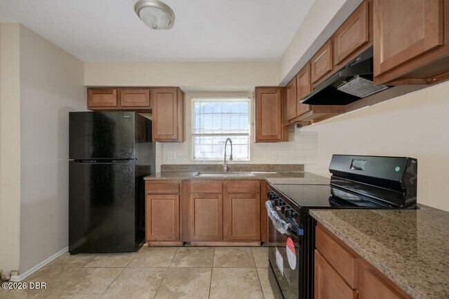 Building Photo - 927 E Millard Ct