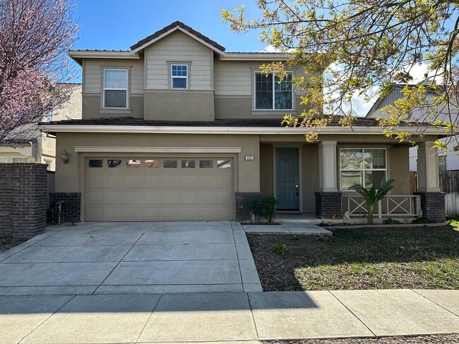 Building Photo - Beautiful 5 Bedroom, 3 Bath Brentwood Home / Downstairs Bedroom and Bath