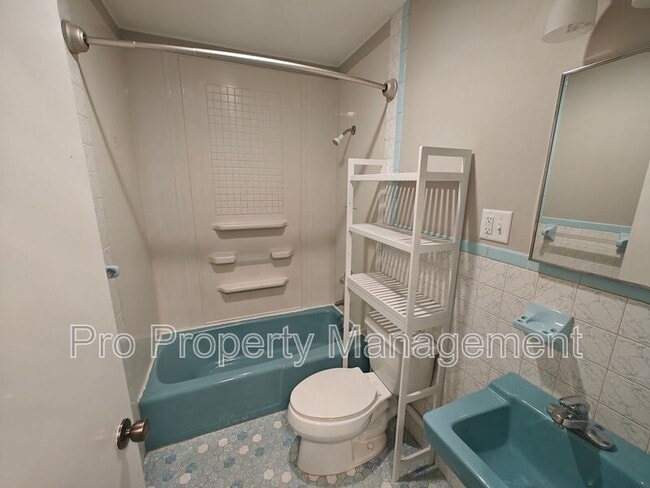 Building Photo - 18 Broadview Terrace