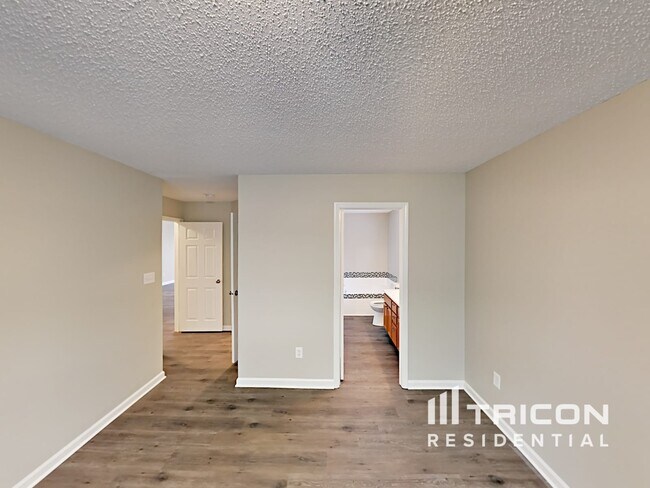 Building Photo - 10879 Muddy River Rd