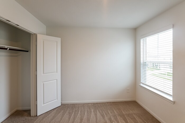 Building Photo - 5707 Finely Run St