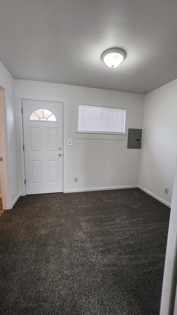 Building Photo - MillerVille #10, #11, #12