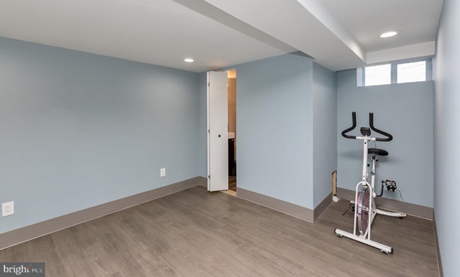 Building Photo - 852 Fairfax Rd