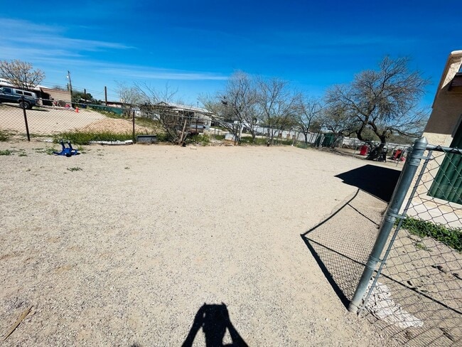 Building Photo - Two Bedroom With A/C, Fenced Yard and Wash...