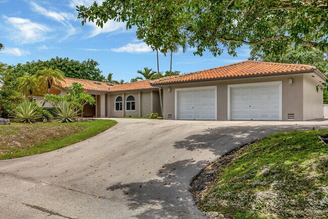 Building Photo - 9980 SW 83rd Ave