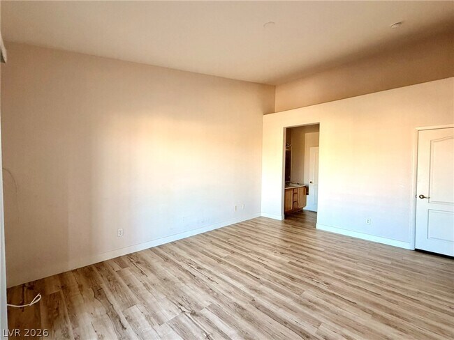 Building Photo - 9901 Trailwood Dr
