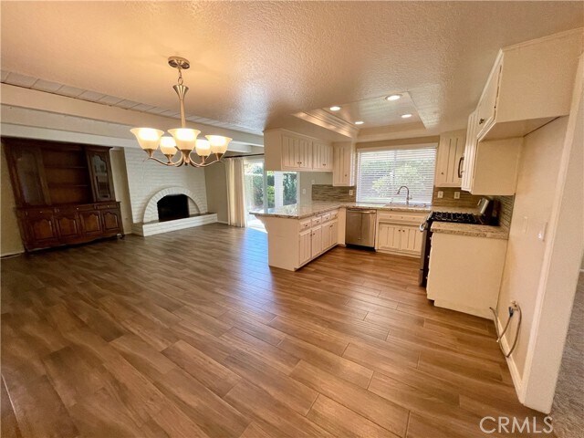 Building Photo - 1327 Stanford Way