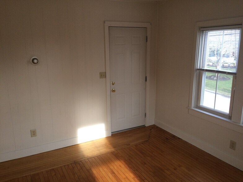 Building Photo - 97 Mawney St