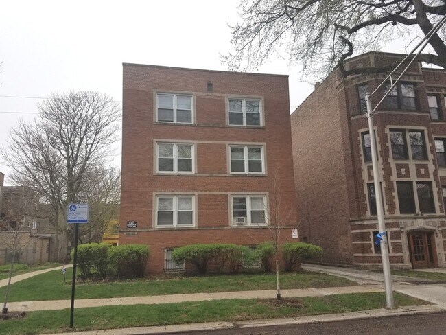 Primary Photo - 1143 E 50th St