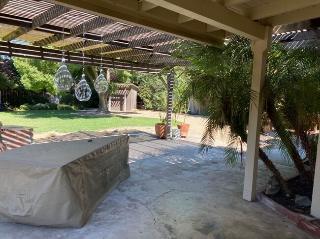 Building Photo - 2 bedroom bungalow in La Loma neighborhood!