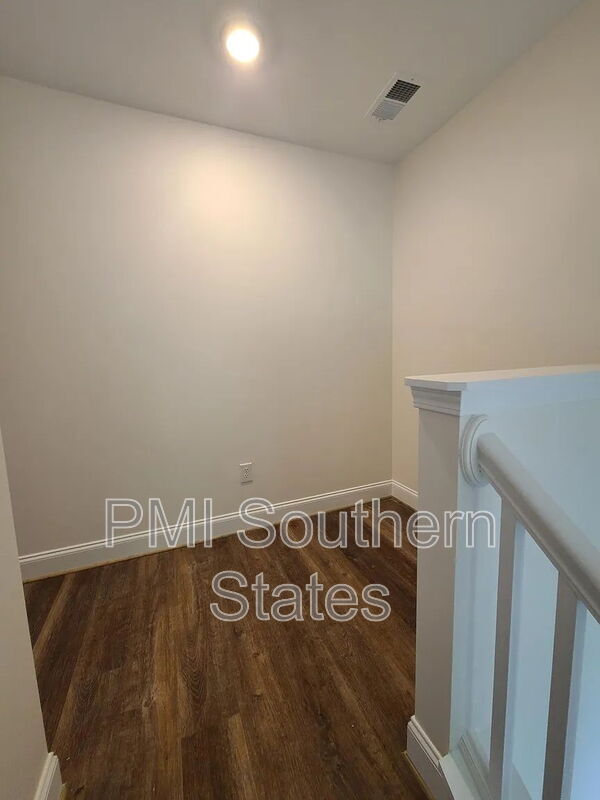 Building Photo - 305 Clarus Crk Wy