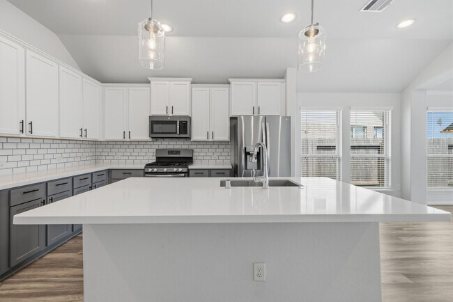 Building Photo - 31115 Albany Brook Ln