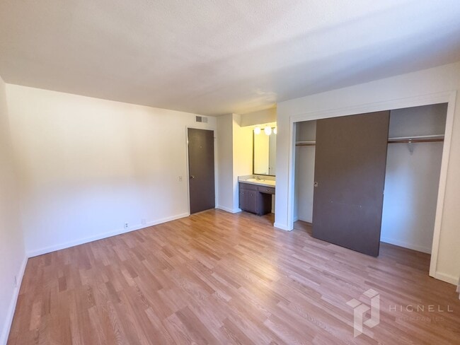 Building Photo - Apartment for Rent in Chico CA | Pool, Spa, Near Bidwell Park, Pet Friendly