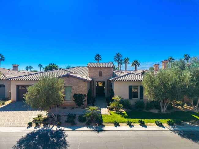 Building Photo - 81805 Four Seasons Pl