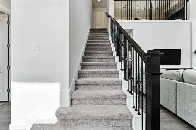 Building Photo - 8100 Copper Prairie Bend