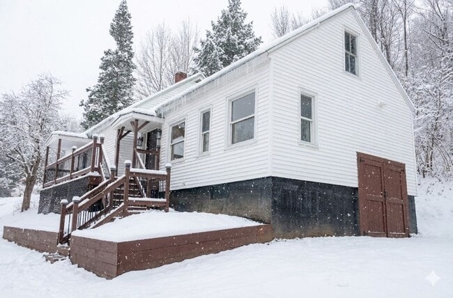 Building Photo - 3br/2bath Custom Remodeled Home Near Okemo