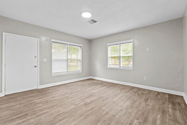 Building Photo - Southwestern Parkway