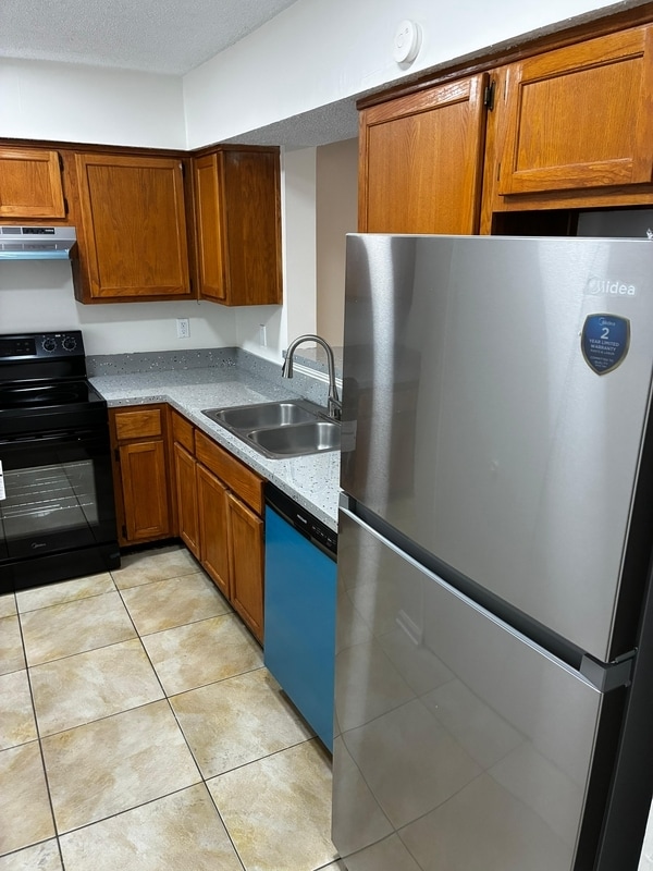 Building Photo - 1222 Westdale Dr