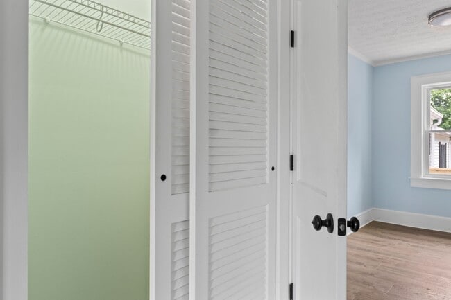 Building Photo - 381 Littlefield Rd