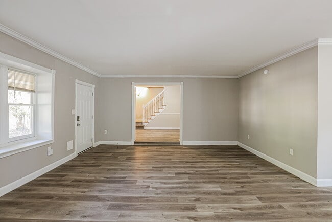 Building Photo - 3200 Carmel Dr