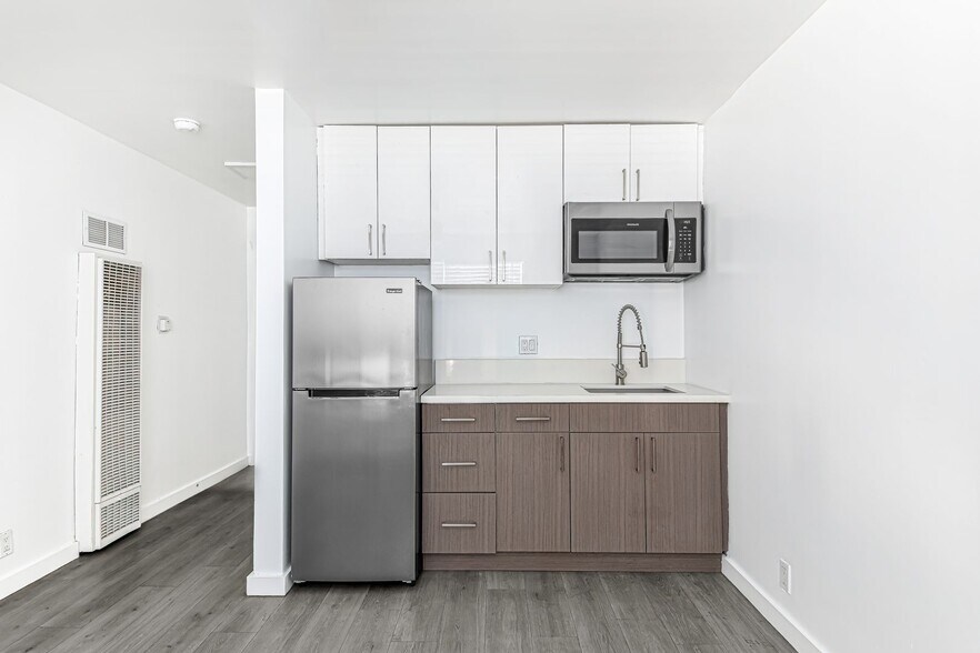 Building Photo - 5005 August St