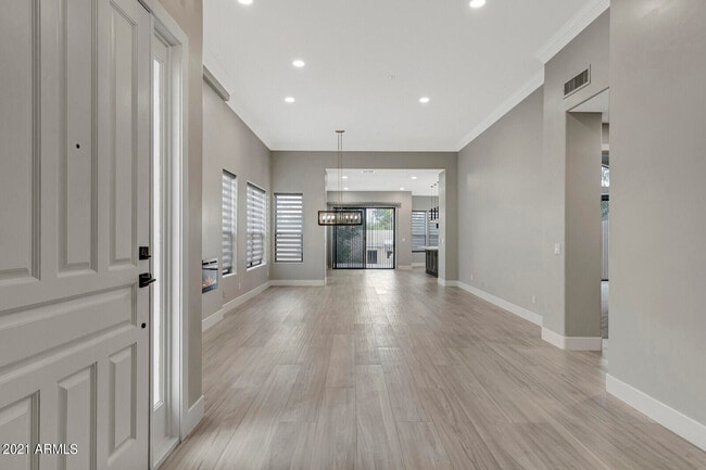 Building Photo - 7525 E Gainey Ranch Rd