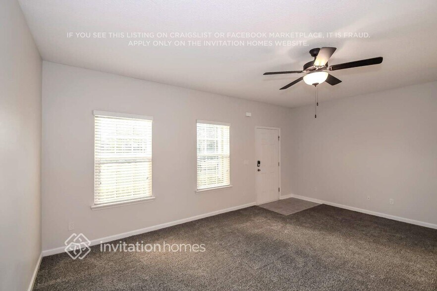 Building Photo - 431 Oasis Ln