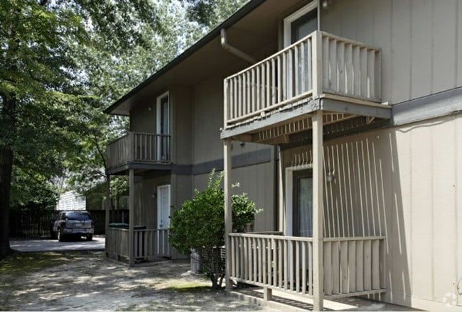 Building Photo - Poplar Place