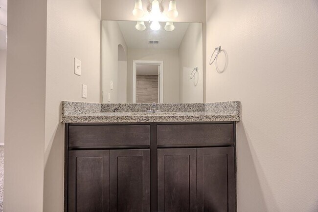 Building Photo - 8702 Shiloh Rock Dr