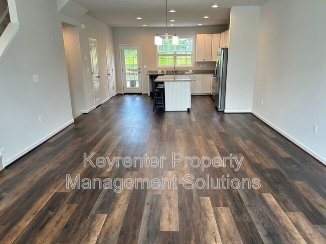 Building Photo - 213 Willowshire Ct