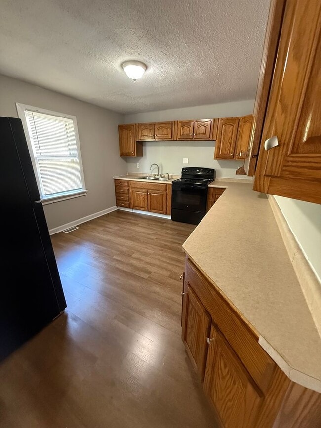 Building Photo - 705 N 2nd St