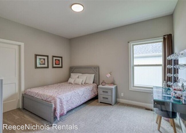 Building Photo - 4 br, 3 bath House - 18005 High Street