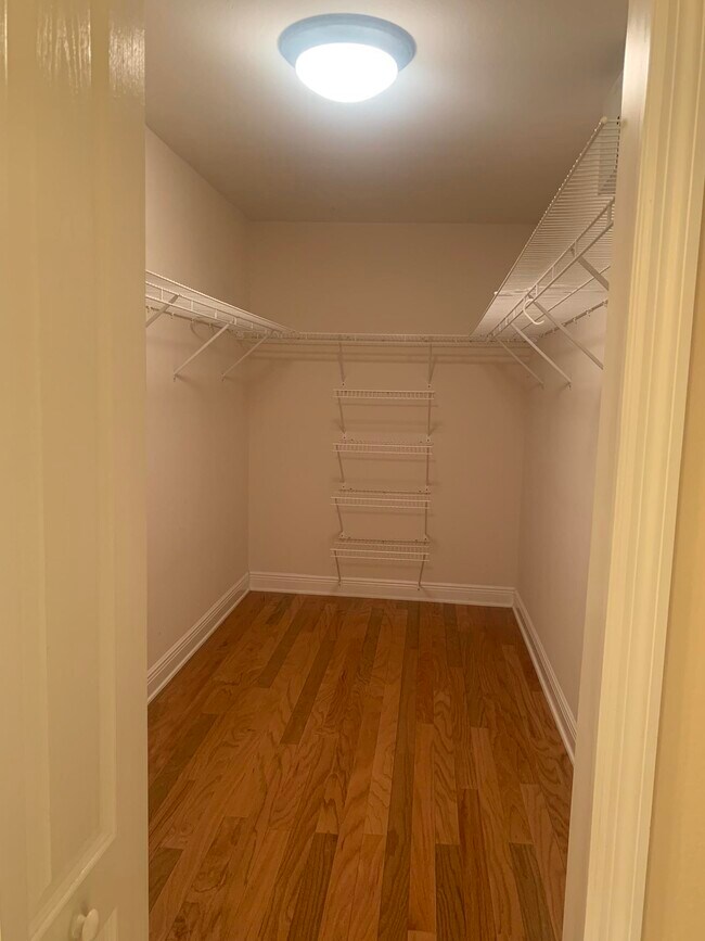 Building Photo - 4716 Plantation View Dr