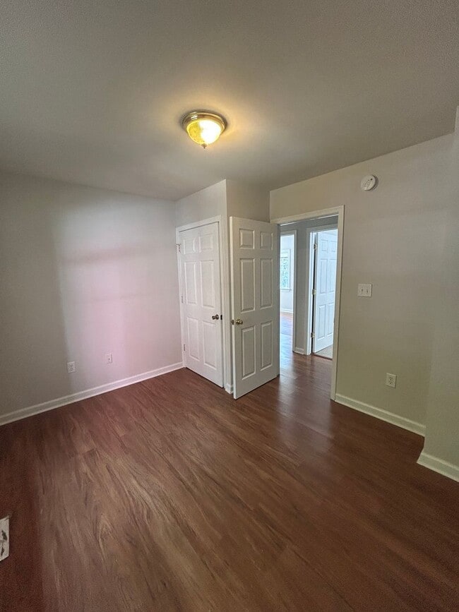 Building Photo - Charming 4-Bedroom Rancher in Reedy Creek!