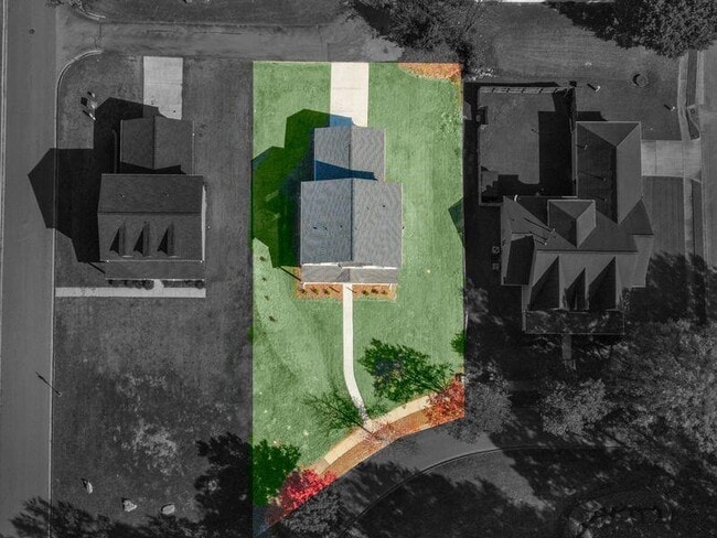 Building Photo - 223 Monarch Village Way