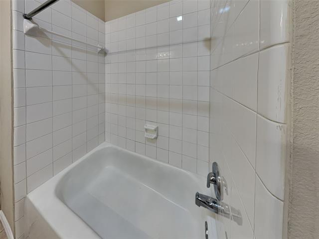 Building Photo - 1905 Sharpsbury Dr