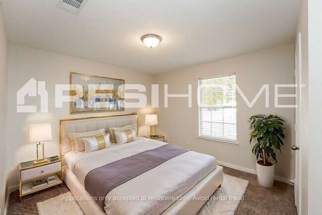 Building Photo - 2968 St Bernard Dr