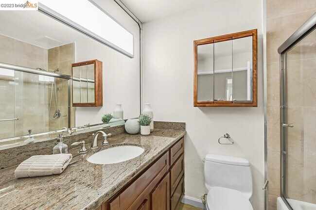 Building Photo - 66 Fairmount Ave