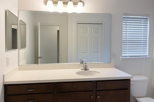 Building Photo - 79717 Plummer's Creek Dr