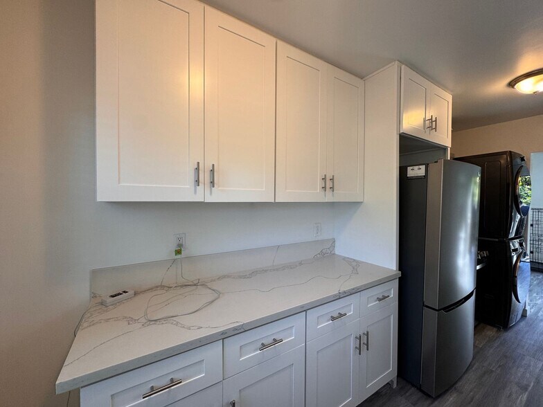 Building Photo - 456 N Westmoreland Ave