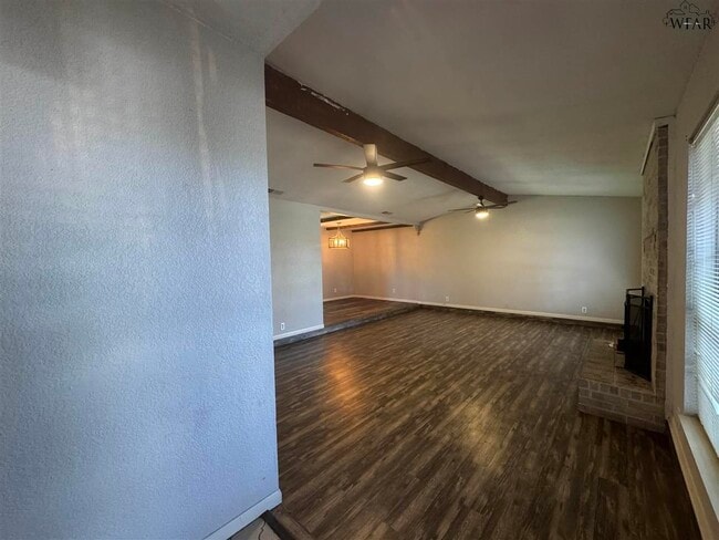 Building Photo - 3002 Cromwell Ave
