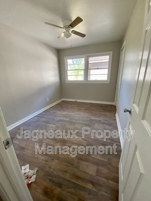 Building Photo - 3566 Monroe St