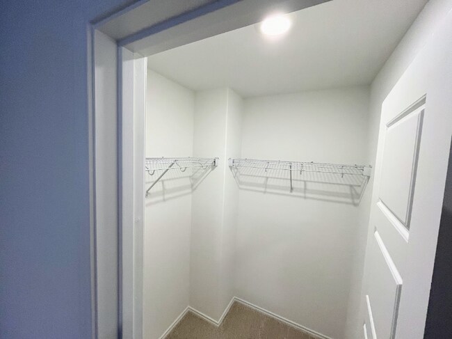 Building Photo - 743 Bluegrass Pt