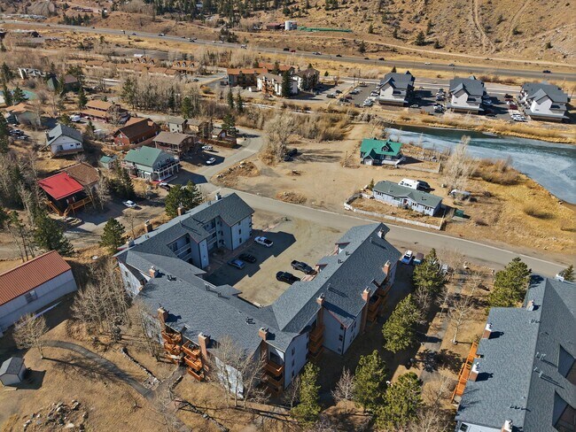 Building Photo - 1901 Clear Creek Dr
