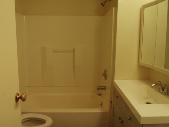 Building Photo - 5934 Cohn Ave