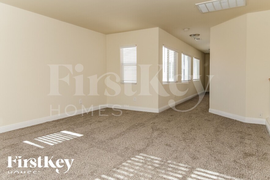 Building Photo - 1680 Dark Wolf Ave