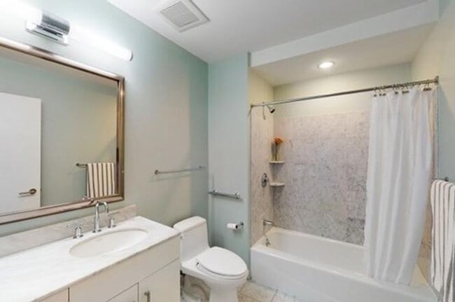 Building Photo - Tndsquare